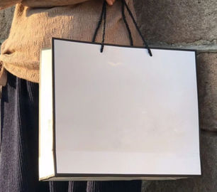 재사용할 수 있는 보통 백색 종이 봉지는, 주문품 종이 봉지 연약한 가장자리를 반반하게 합니다 협력 업체